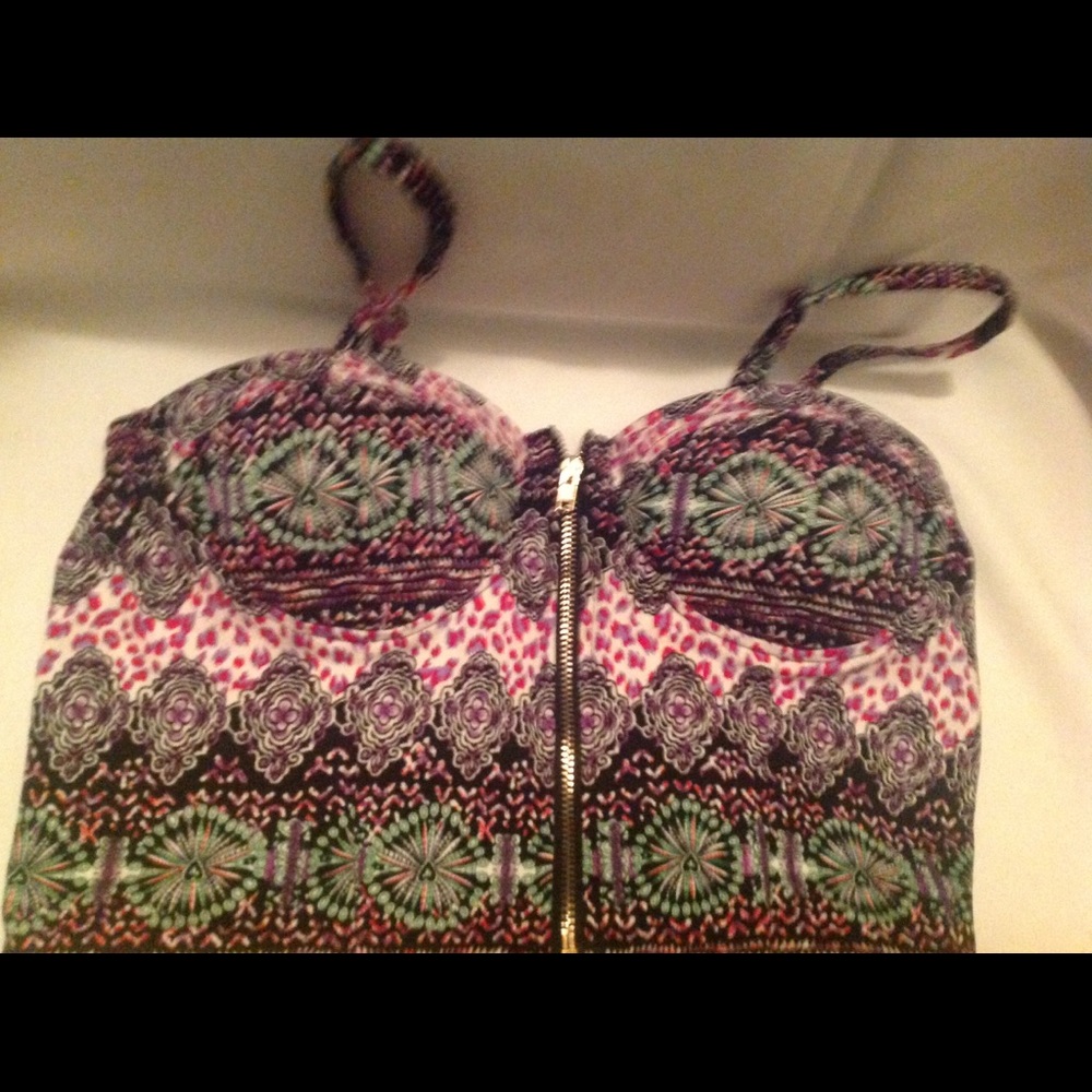 Love Tree Holter Top With Zipper Women Medium